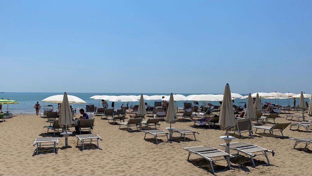Hotel Mediterraneo Suite&Residence Lido di Jesolo Bagian luar foto