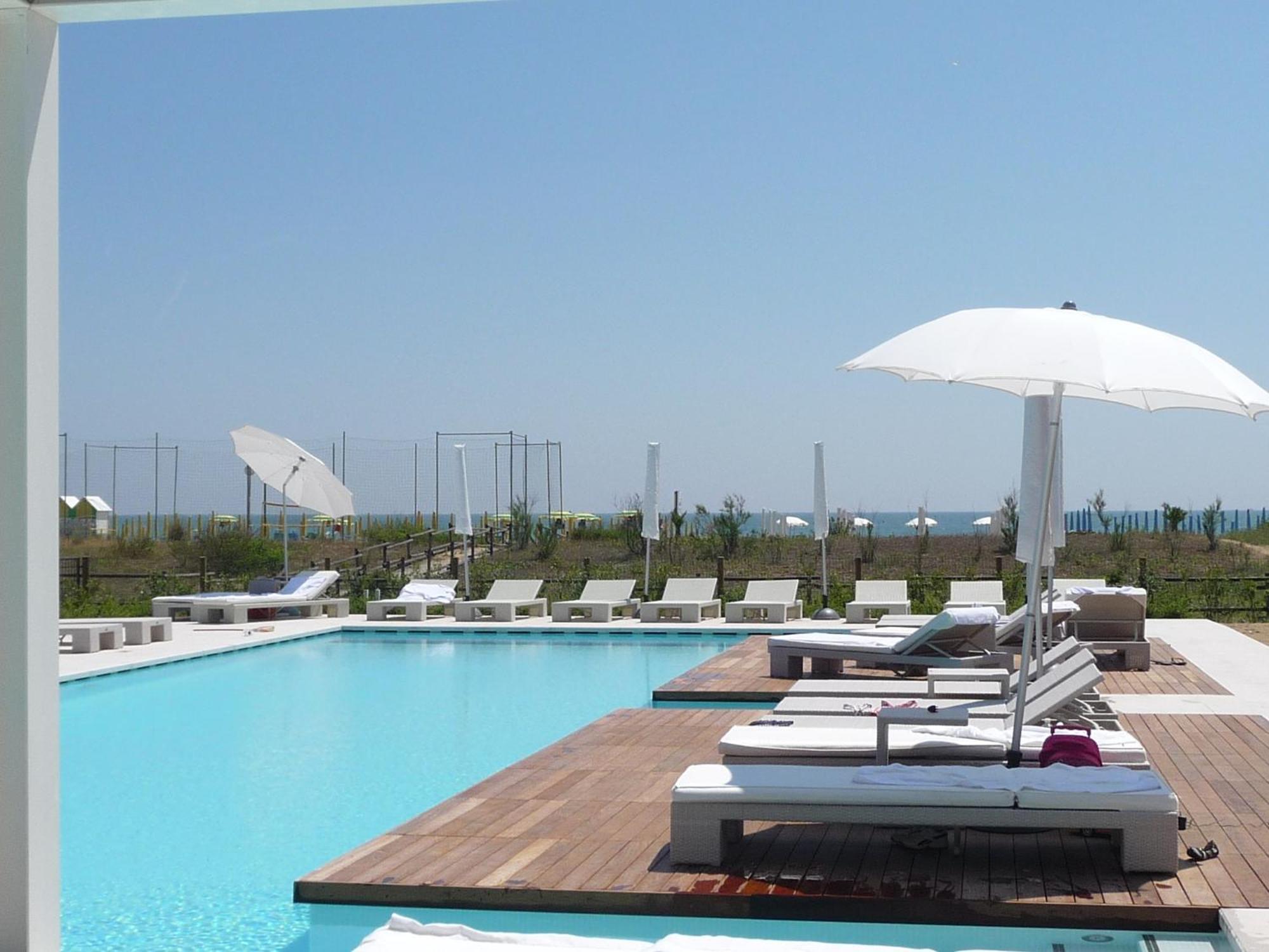 Hotel Mediterraneo Suite&Residence Lido di Jesolo Bagian luar foto