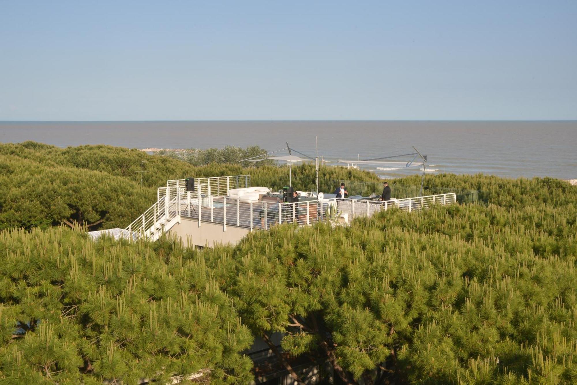 Hotel Mediterraneo Suite&Residence Lido di Jesolo Bagian luar foto